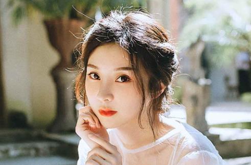 簡(jiǎn)約昵稱二字女生，女生簡(jiǎn)約昵稱二字